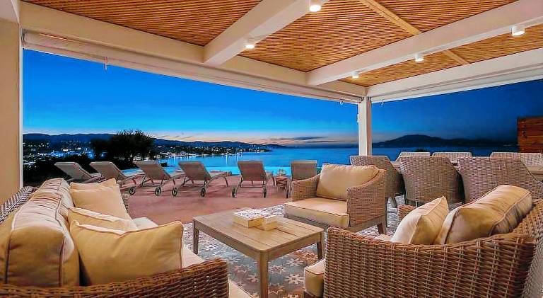 Villa with grill, terrace & private pool — photo 2