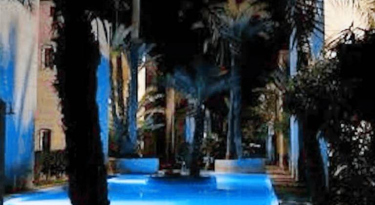 Apartment with pool — photo 4