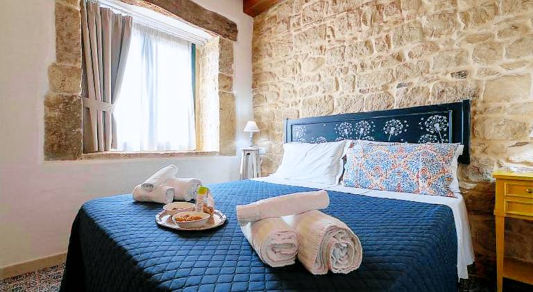 Farm with barbeque, garden & pool in Modica