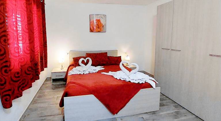 Holiday apartment with 2 rooms for 4 persons in Siniscola