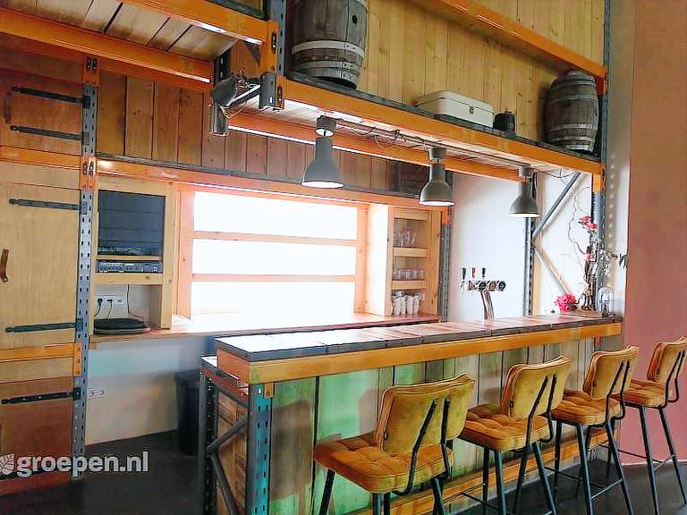 Lovely vacation home with patio | Pet-friendly — photo 3