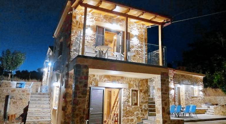 Villa with 5 rooms for 12 persons in Chania