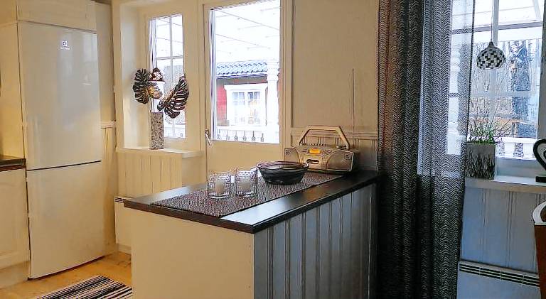 Lodge with yard, patio & BBQ — photo 4