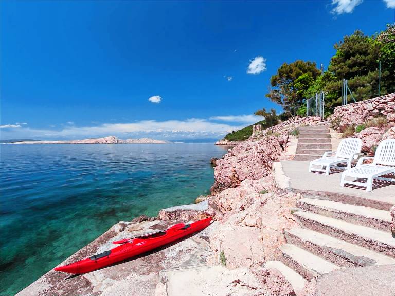 Apartment with barbeque & patio | Sea view — photo 5