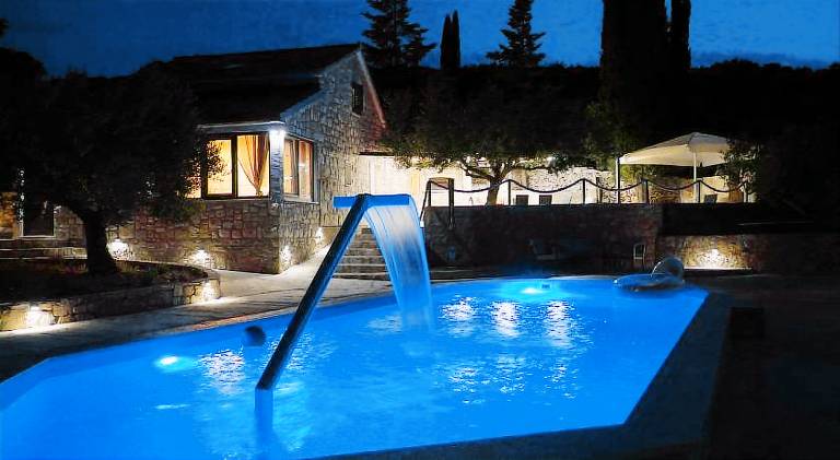 Charming villa with pool | Good for workation | Dogs allowed in Postira