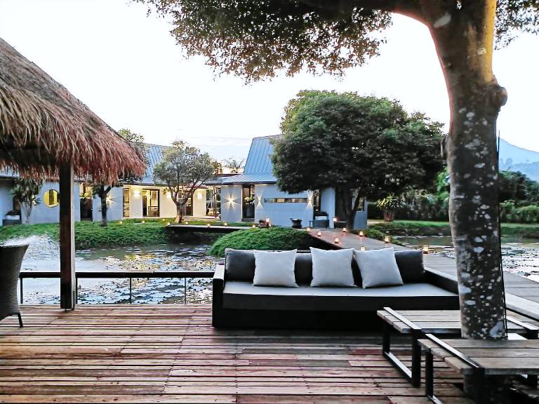 Vacation home with terrace, pool & yard | Water view | Good for workation — photo 2