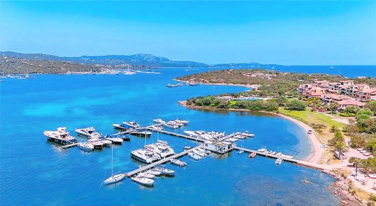 Nice boat with terrace | Next to the beach | Pets allowed in Olbia