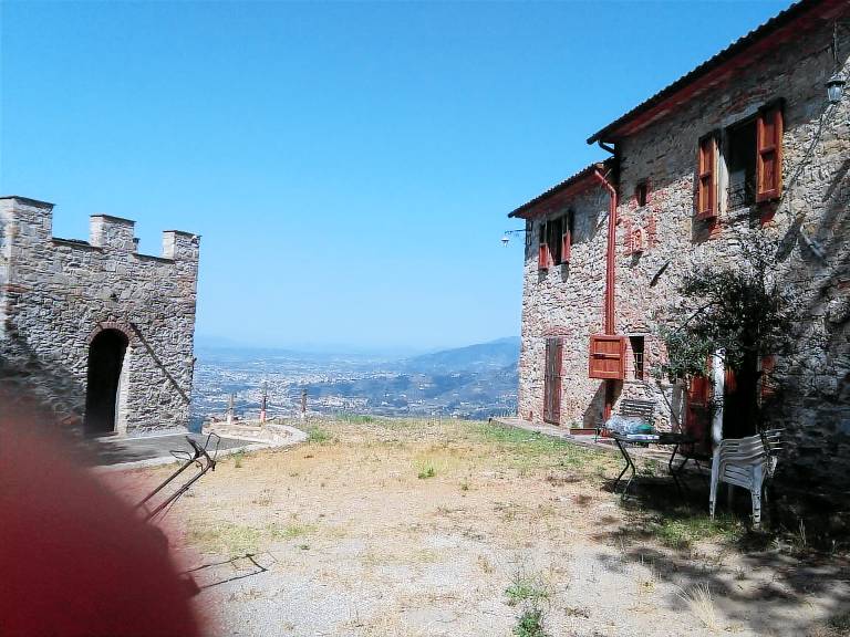 House with barbeque & yard | Nature view — photo 2
