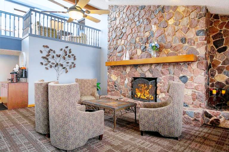 AmericInn by Wyndham Eau Claire — photo 3