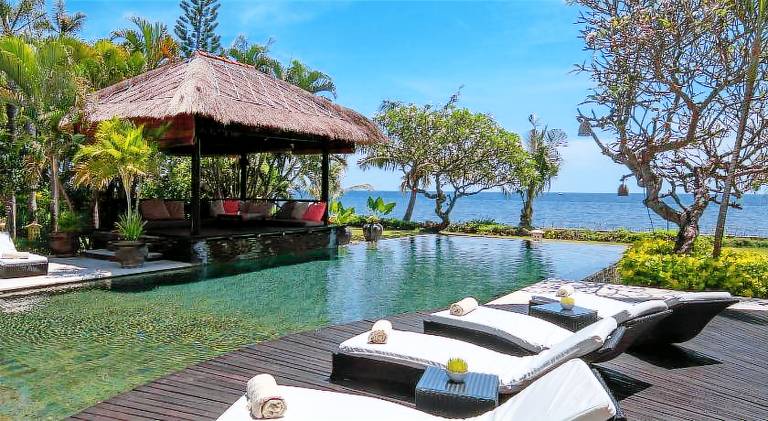 450 m&sup2; Villa
