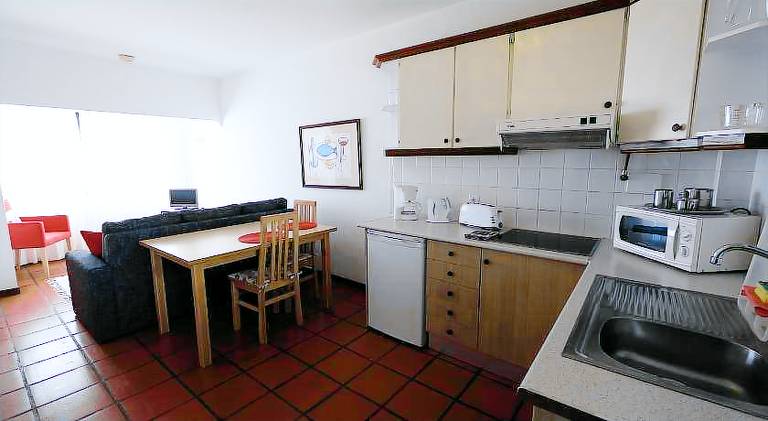 Serviced apartment with patio, pool & yard | Next to Madeira Botanical Garden — photo 4