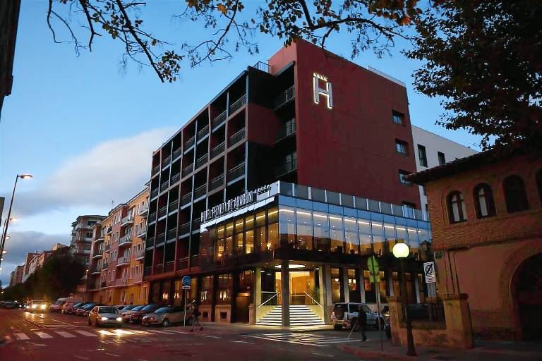Pedro I De Aragon Hotel in Huesca