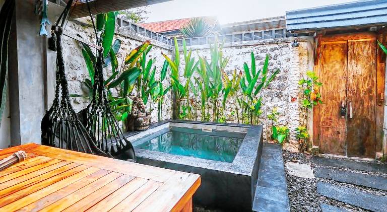 Holiday apartment with pool — photo 3