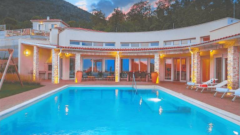 Fully equipped pleasant villa with terrace, pool & sauna | Pets are welcome — photo 2