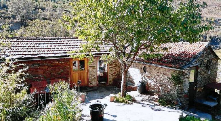 House with garden & terrace — photo 3