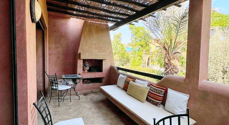 Holiday apartment with pool — photo 3