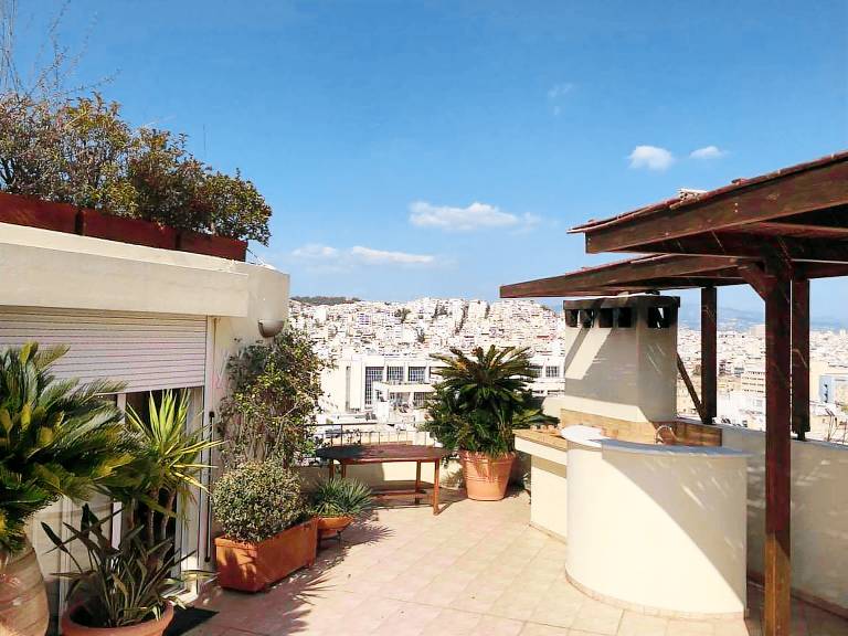 Apartment with jacuzzi & pool in Athens