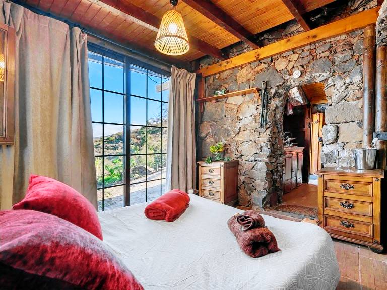 Child-friendly vacation home with yard, terrace & grill | Nature view | Pet-friendly — photo 2