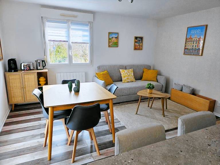 Vacation home with patio — photo 4