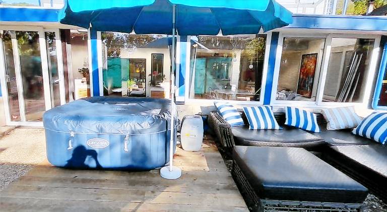 Lovely vacation home with hot tub | Pets are welcome — photo 5