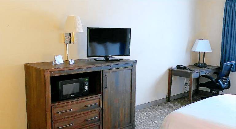 Yellowstone Lodge — photo 2