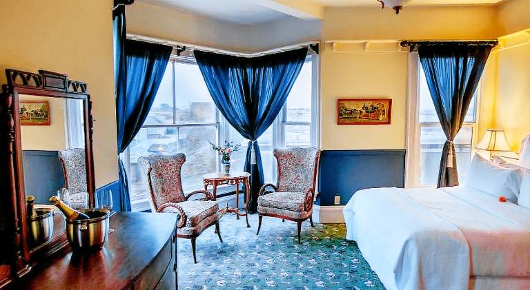 EAGLE HOUSE VICTORIAN INN BED AND BREAKFAST — photo 2