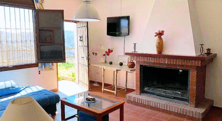Chalet with private pool, barbecue & terrace — photo 2