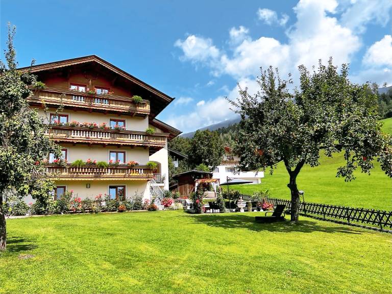 Ferienwohnung in Hart im Zillertal, Zillertal für max. 5 Personen