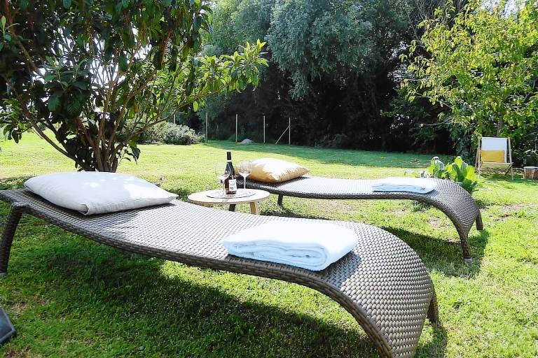 Villa with barbeque, yard & private pool — photo 5