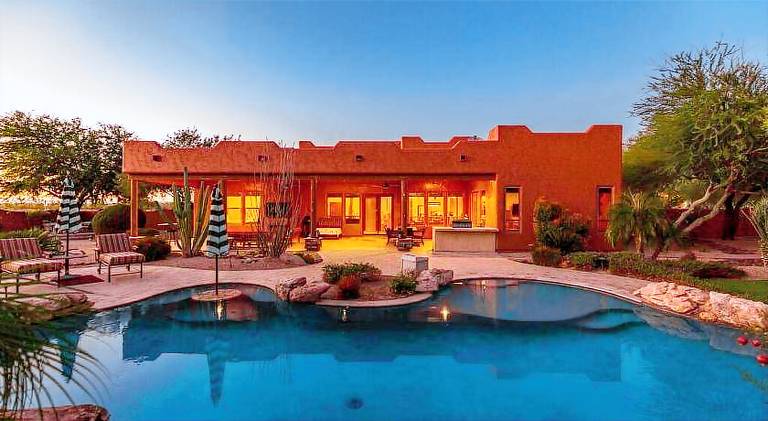 Vacation home with pool & jacuzzi in Phoenix, AZ