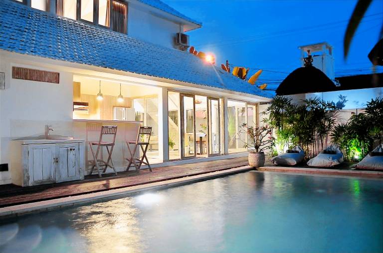 Villa with hot tub, patio & private pool | Good for workation in Kuta