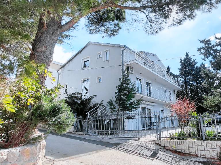 Apartments Smokvica - Three Bedroom Apt/Terrace — photo 3