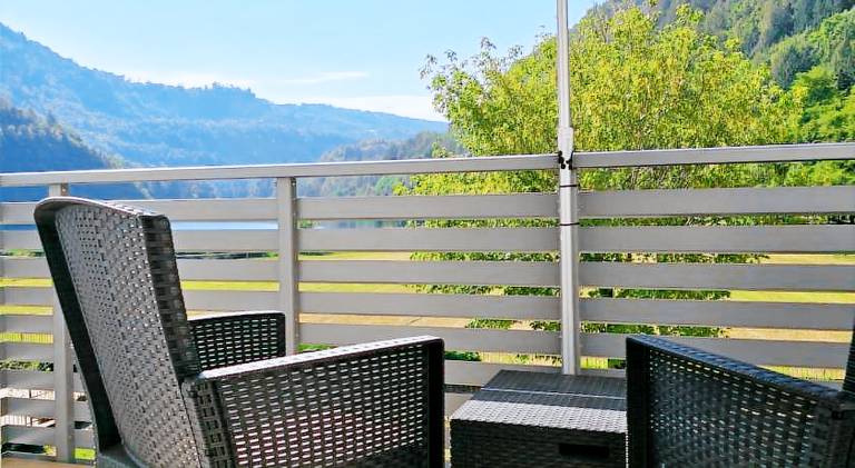 Apartment with yard & terrace in Baselga di Pine