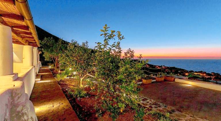 Vacation home with garden & terrace — photo 3