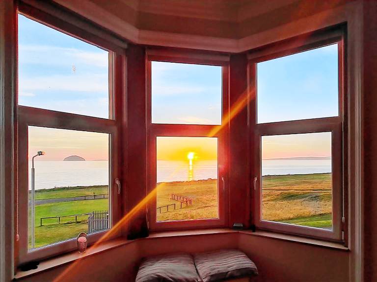Cottage Girvan