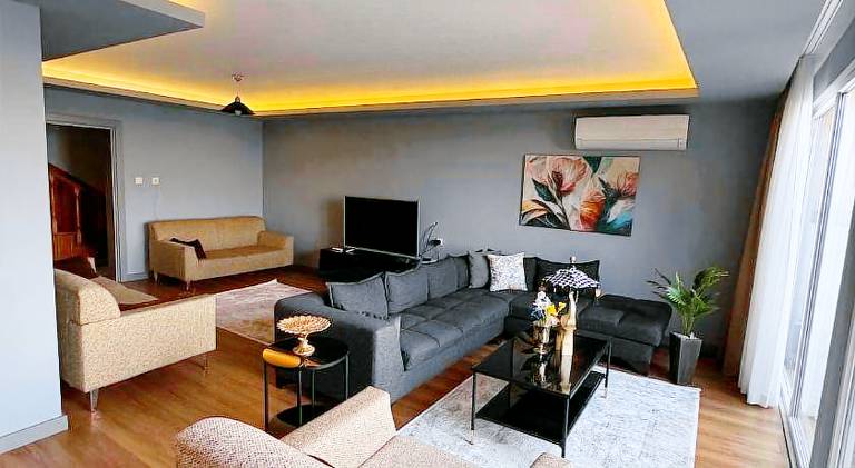 Apartment with grill, yard & terrace — photo 2