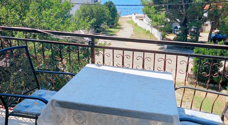 Rental apartment with garden, patio & grill — photo 2