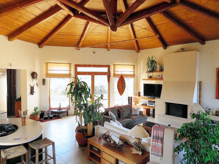 Vacation home with barbeque, yard & patio | Nature view | Perfect for remote work — photo 5