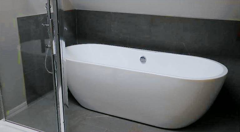 Big vacation home with hot tub | Pets are welcome — photo 5