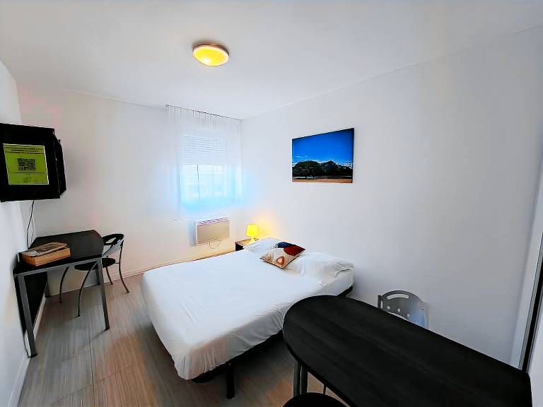 Serviced apartment with garden & patio | Good for workation — photo 2