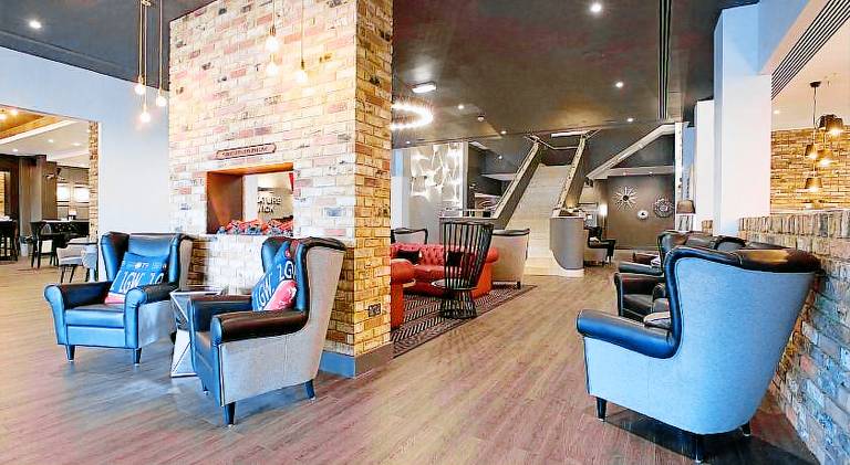 Sandman Signature London Gatwick Hotel — photo 4