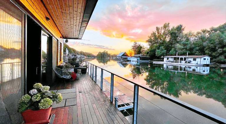 Vacation home with 2 rooms for 4 persons in Bratislava