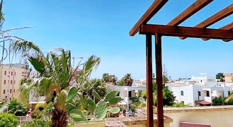 Serviced apartment with terrace & yard | Next to the beach | Pets allowed — photo 4
