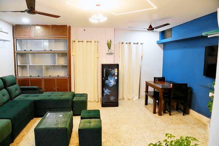 House with 2 rooms for 6 persons in Visakhapatnam