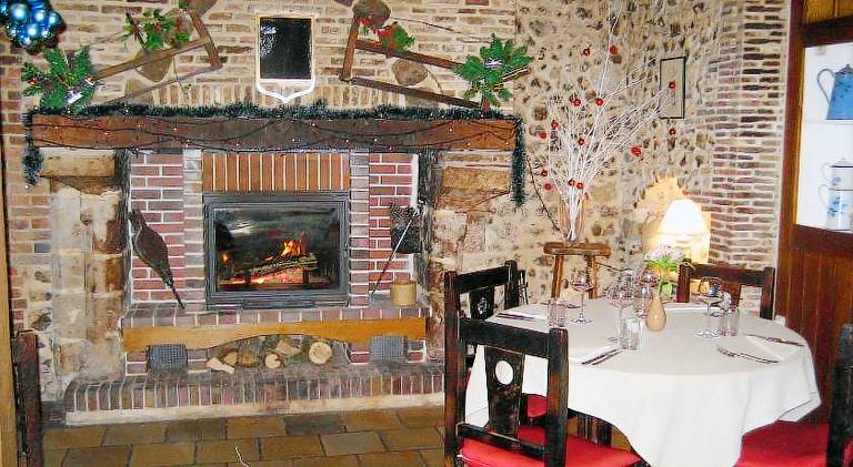 Logis Hotel Restaurant Le Cheval Blanc — photo 2