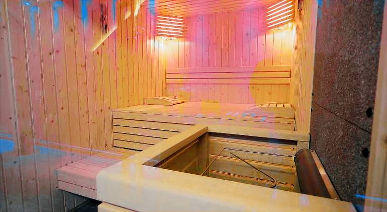 Serviced apartment with sauna, garden & jacuzzi — photo 5