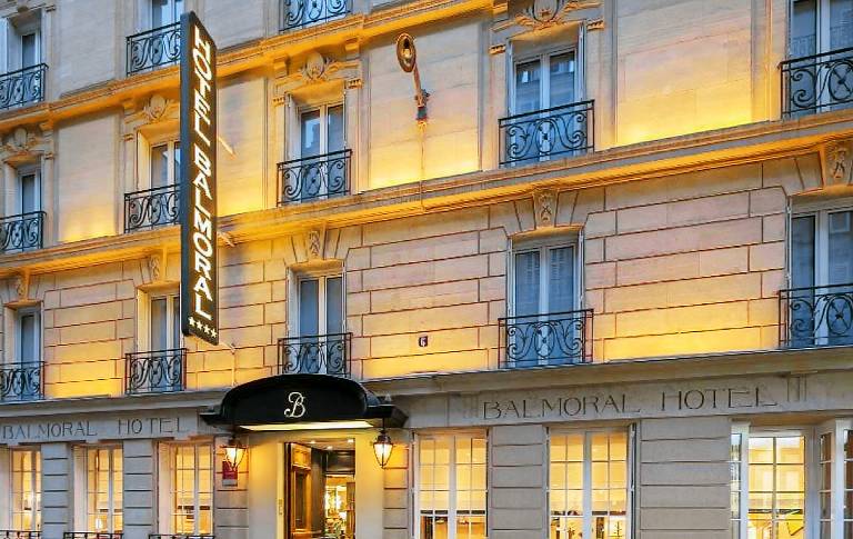 Hotel Balmoral Champs-Elysees in Courbevoie