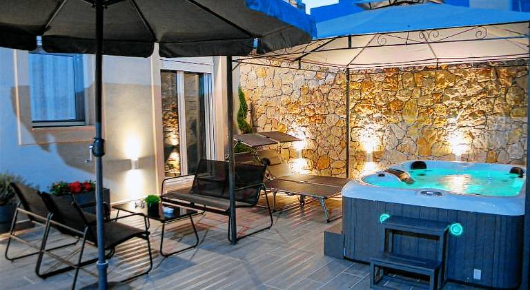 Vacation home with patio, jacuzzi & sauna | Good for workation — photo 3