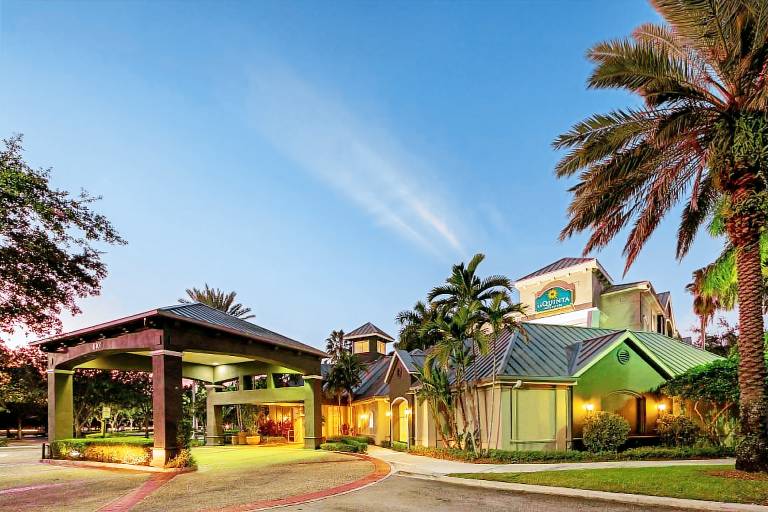 La Quinta Inn & Suites by Wyndham Ft. Lauderdale Plantation — photo 2