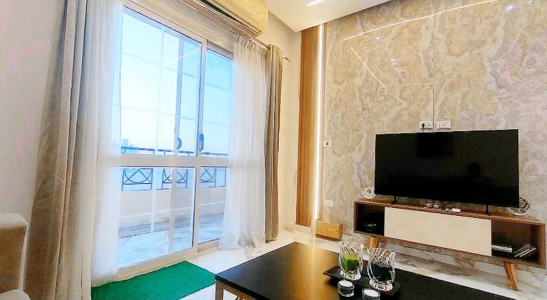 Apartment with jacuzzi & pool — photo 2